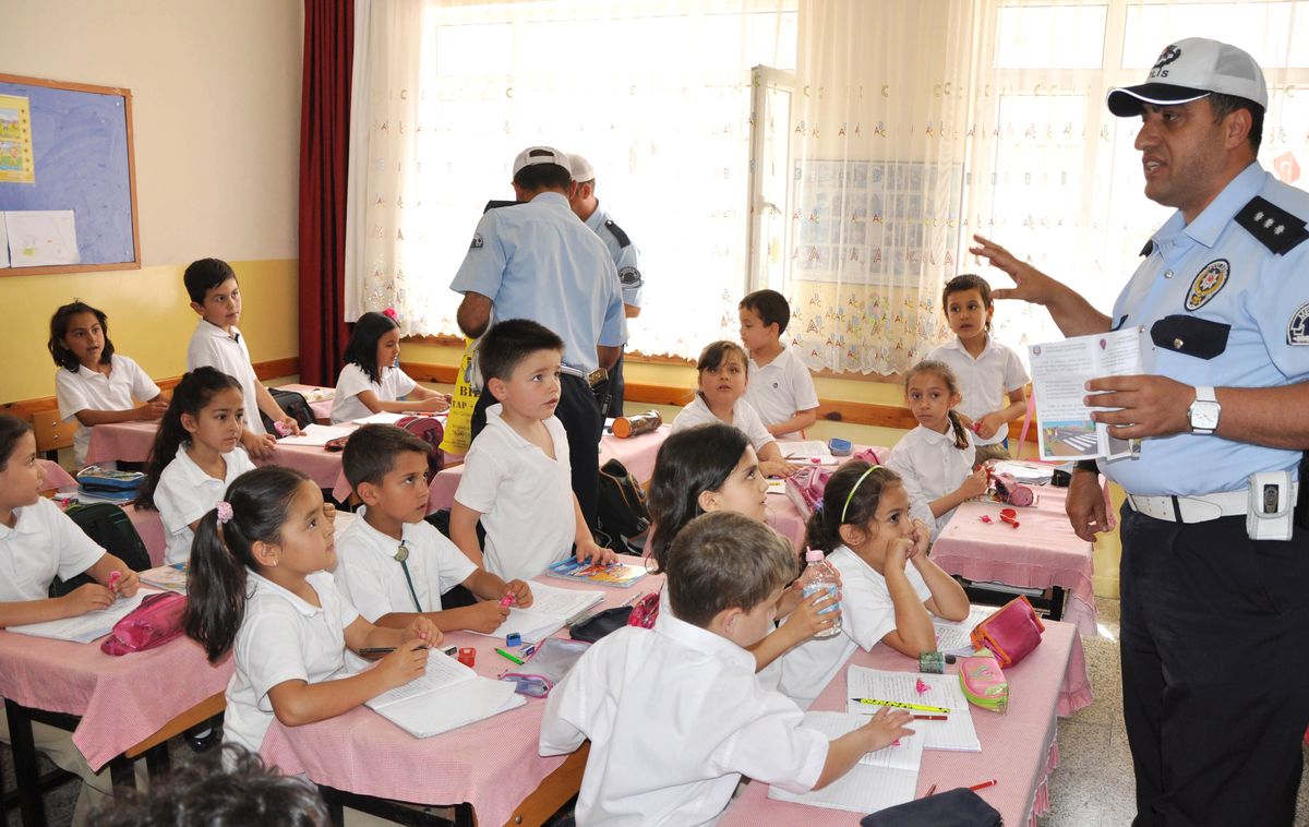 Miniklere Tatil Öncesi Trafik Eğitimi
