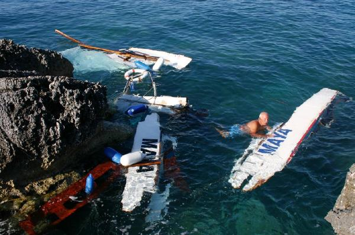 Motoru Bozulan Yatı Batan Çek Turist Yaralı Kurtuldu