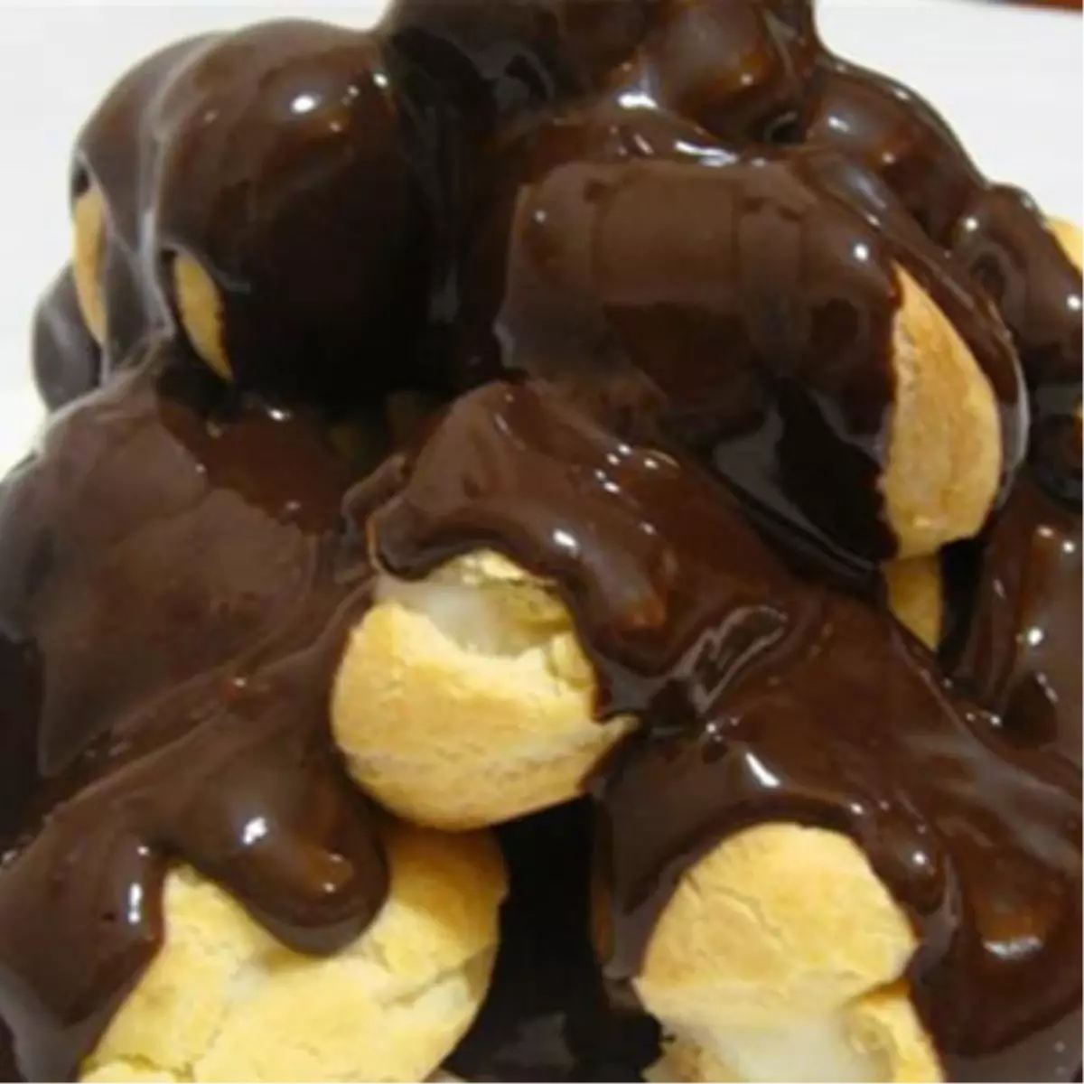 Pratik ve Leziz Profiterol Tarifi