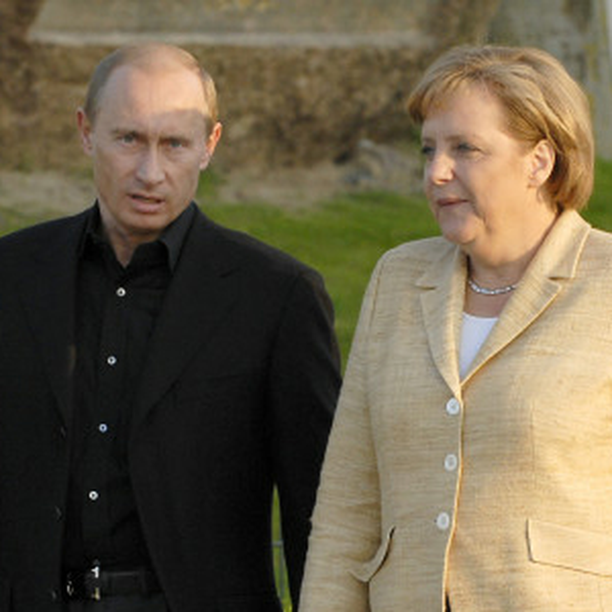 Putin ve Merkel \'Suriye\'yi Görüştü