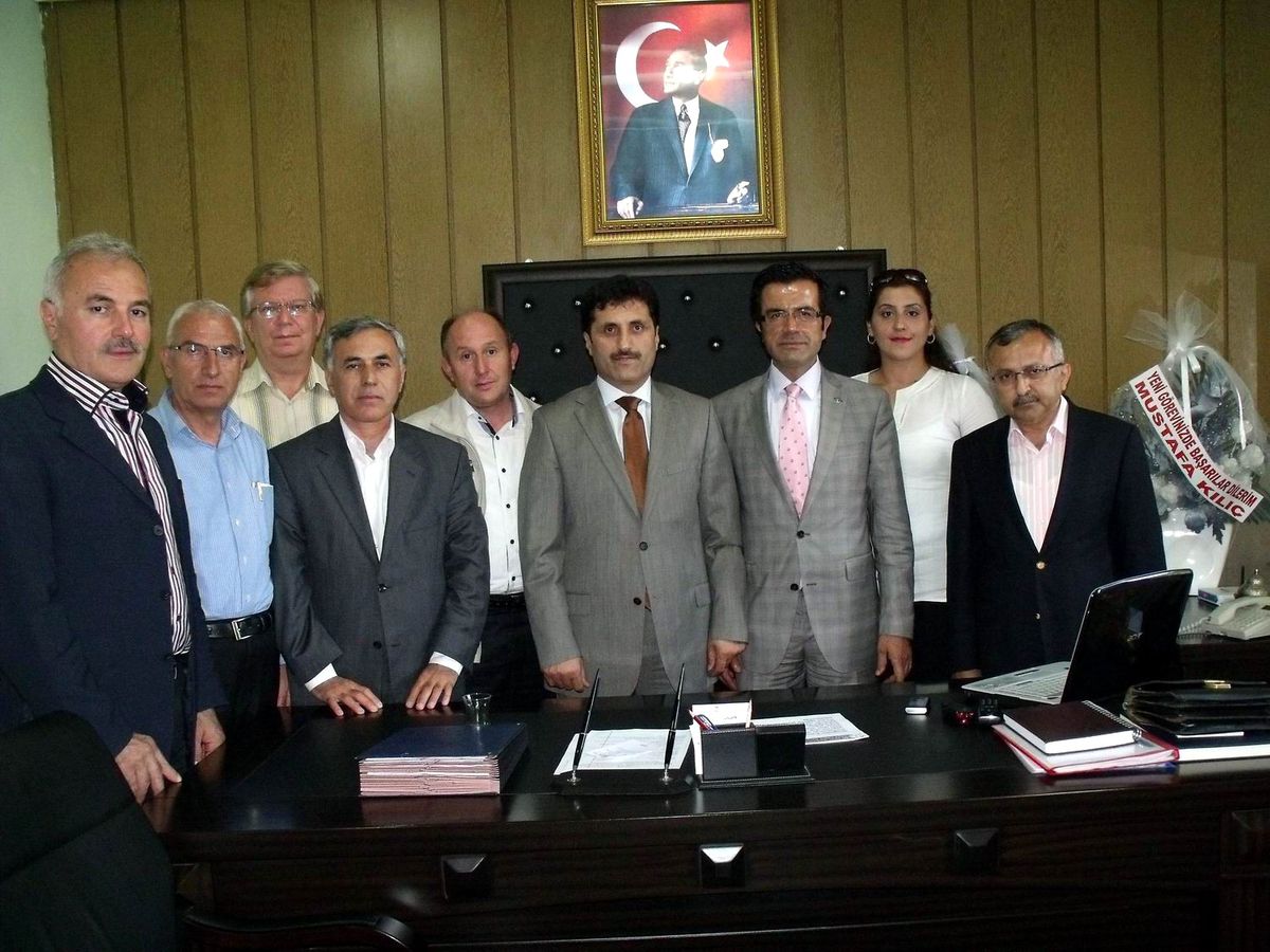 Salihli Ak Parti, Yeni Milli Eğitim Müdürü'nü Ziyaret Etti