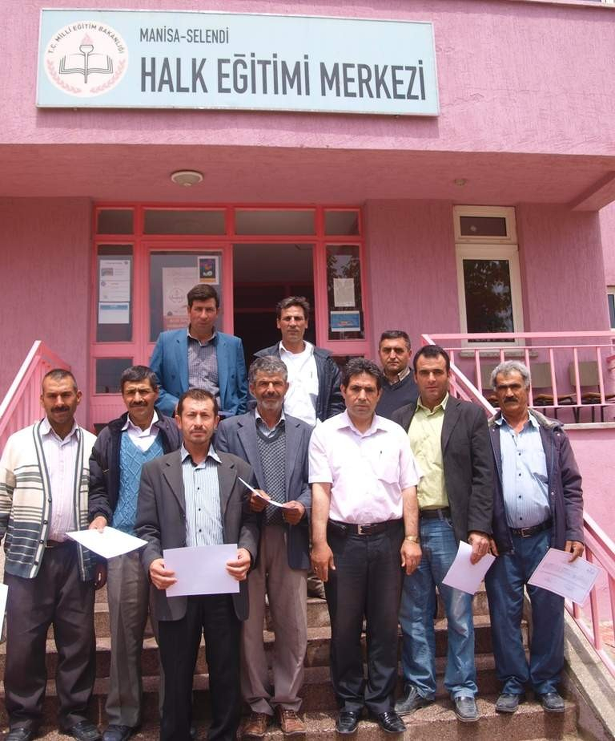 Selendi'de İnşaat Ustaları Belgelerini Aldı