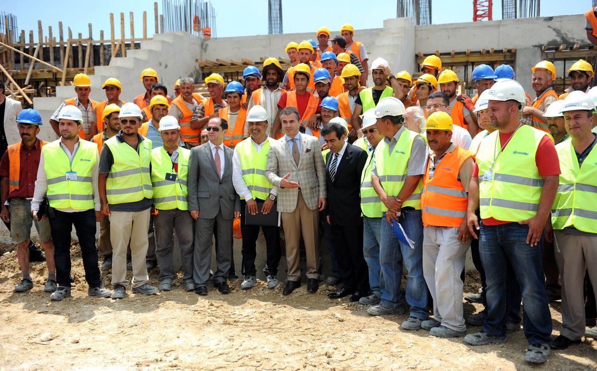 Suat Kılıç Mersin Stadyumu'nu İnceledi