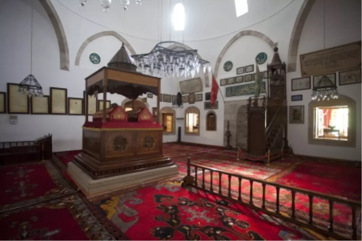 Uluslararası Somuncu Baba ve Hulusi Efendi Sempozyumu