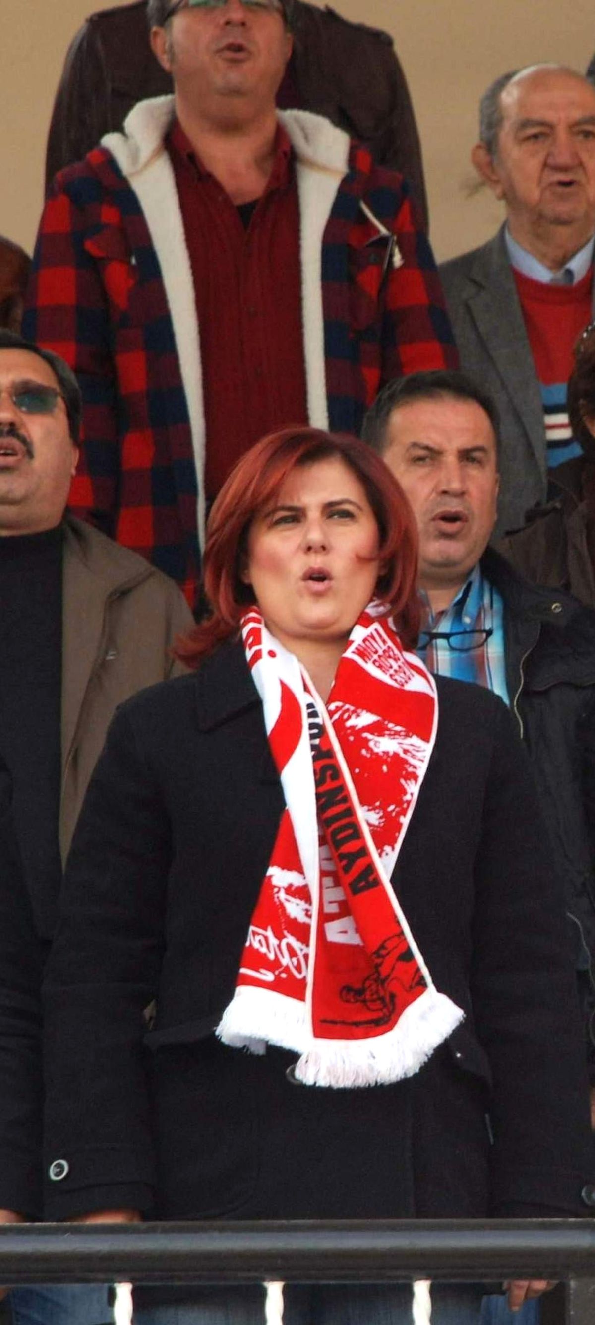 Vali ile Belediye Başkanı Aydınspor 1923'e 1'er Maaşlarını Bağışladı