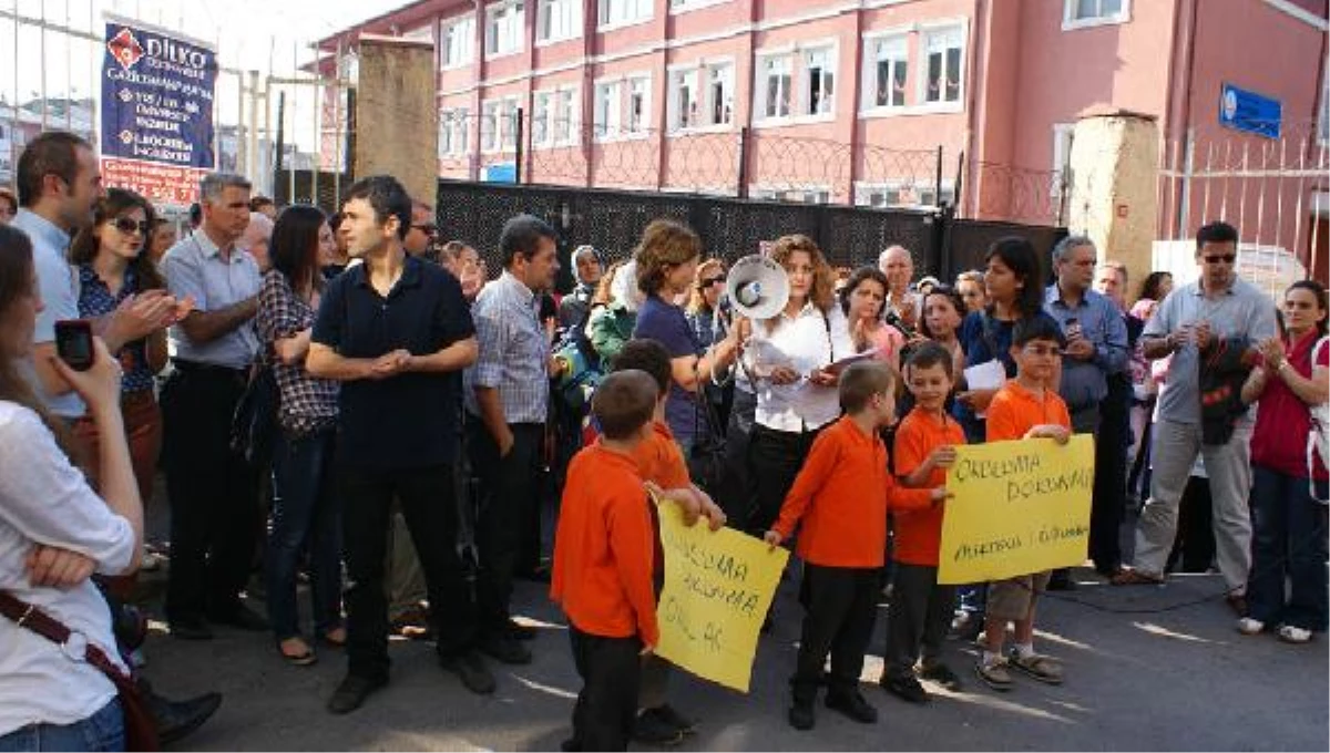 Veli ve Öğrencilerden Okul Protestosu