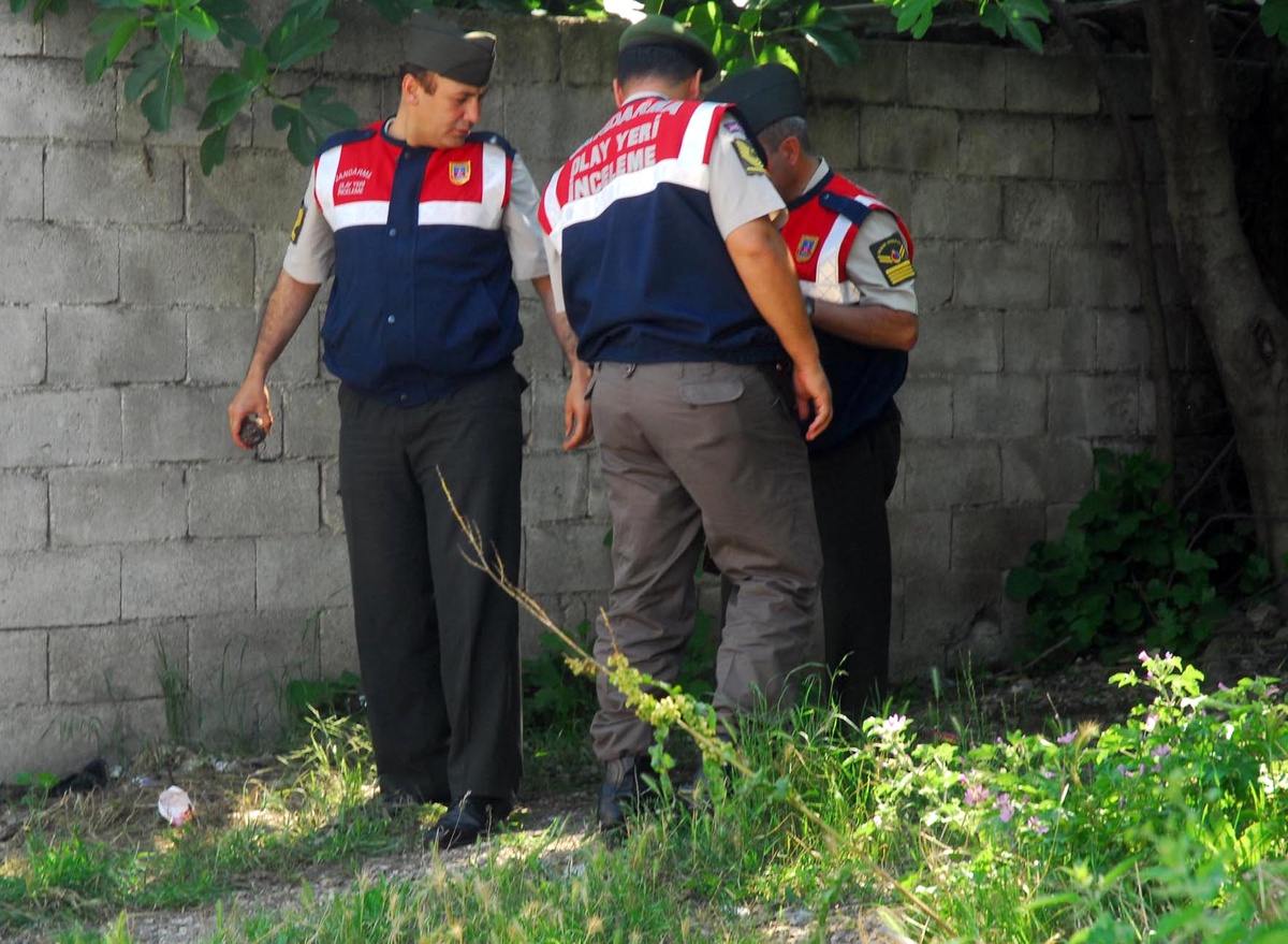 Yalova'da Patlamamış El Bombası Bulundu