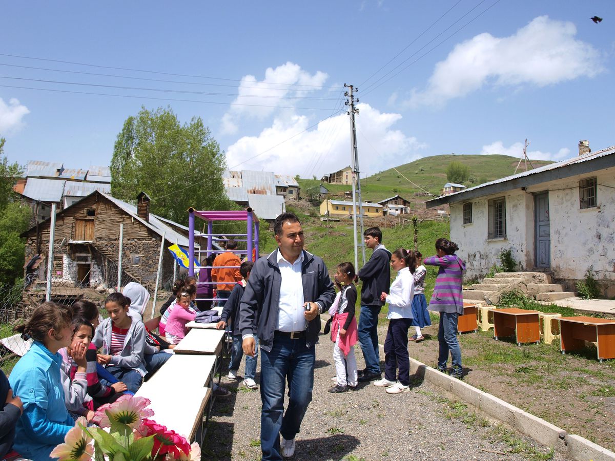 Yibo Öğrencilerini Köyün'de Ağırladı