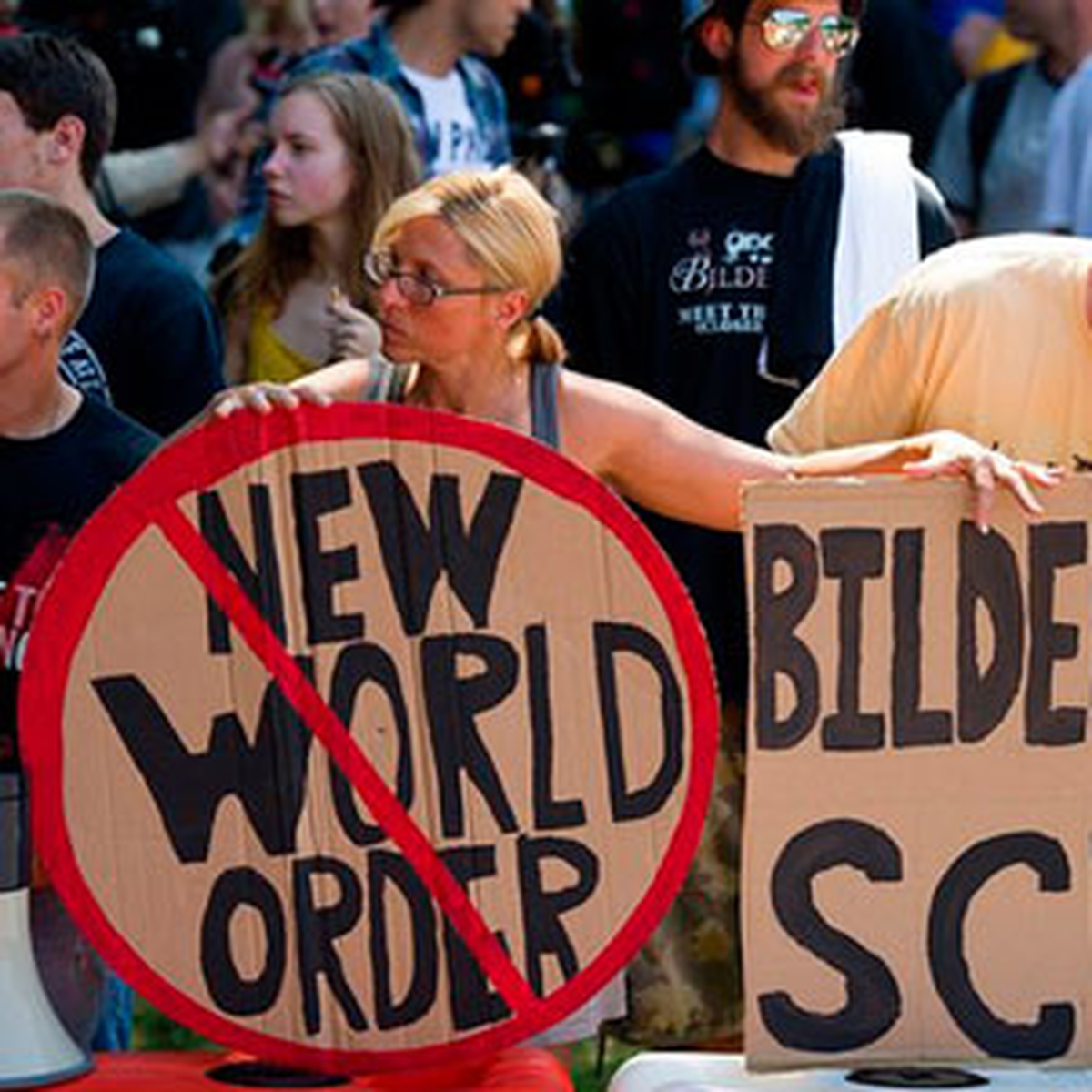 ABD'de Göstericiler Bilderberg Konferansını Protesto Etti