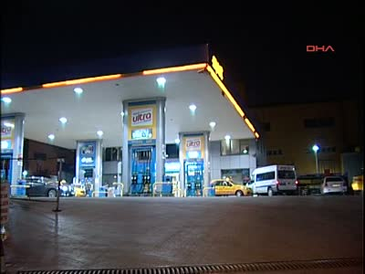 Akaryakıt İstasyonuna El Yapımı Bomba Atıldı