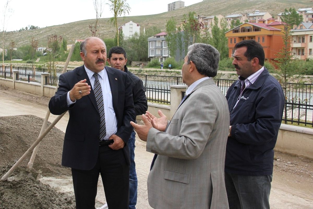 Akşemsettin Caddesi\'nde Hummalı Çalışma