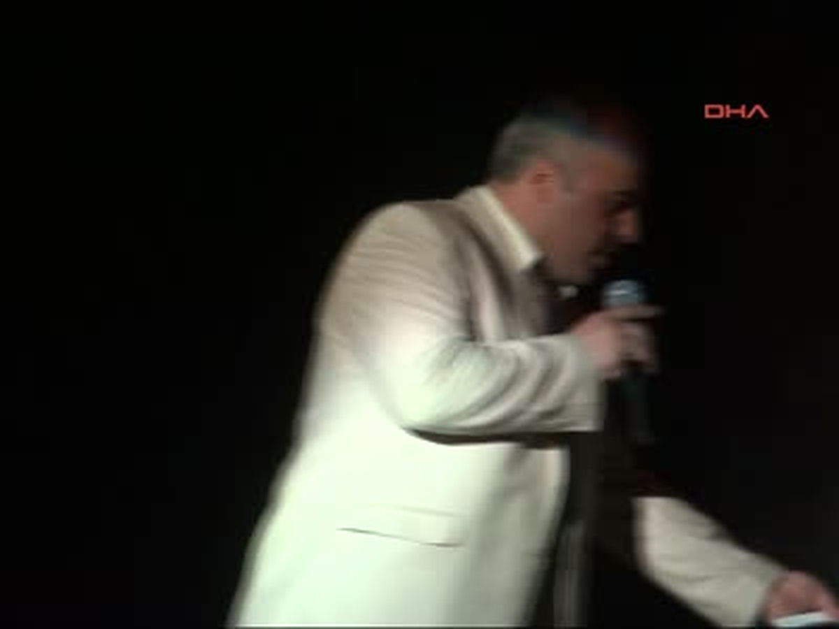 Alkışlar Moskova Türk Tiyatrosu\'na