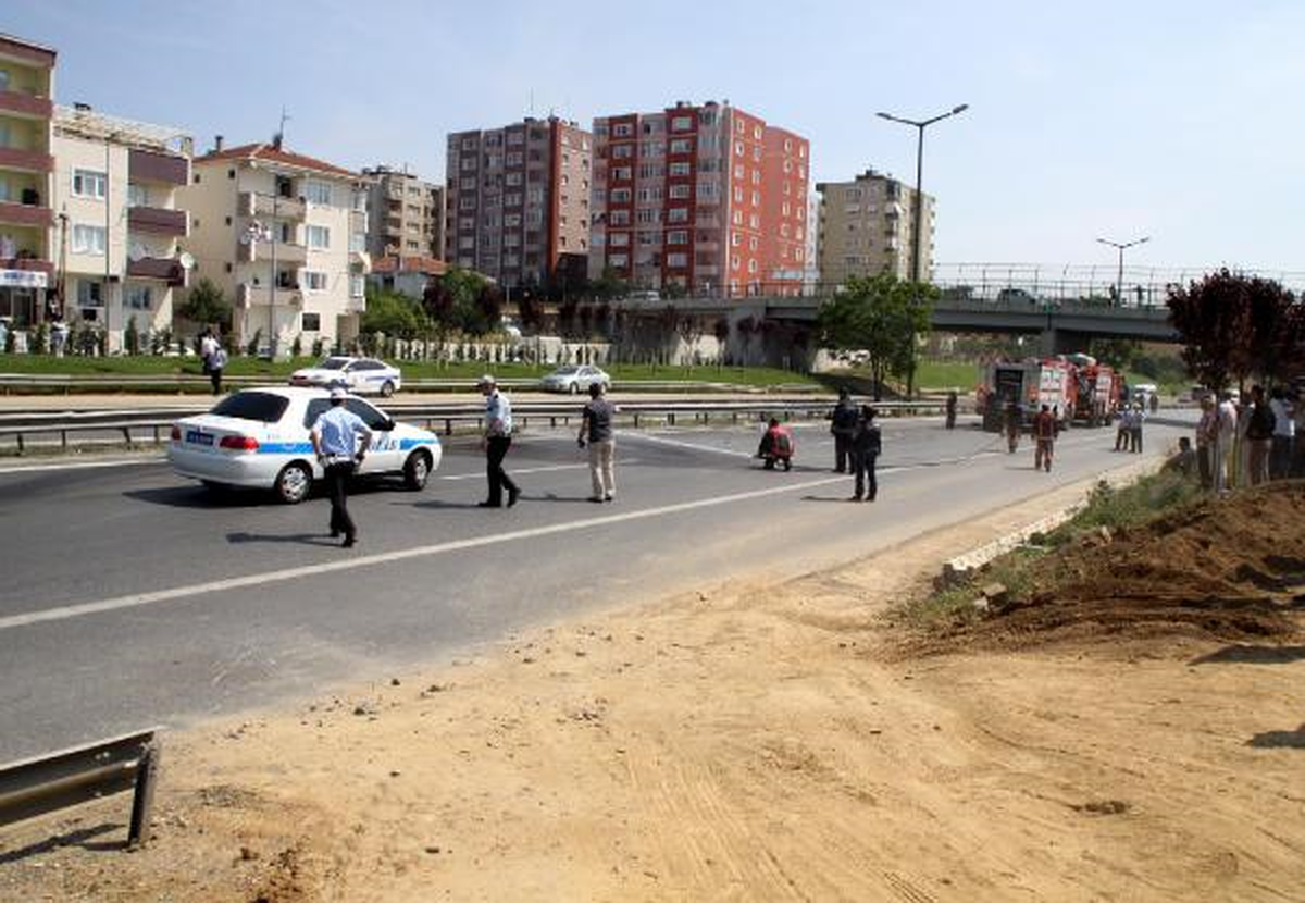 Annesinin Kurtarılışını Ağlayarak İzledi