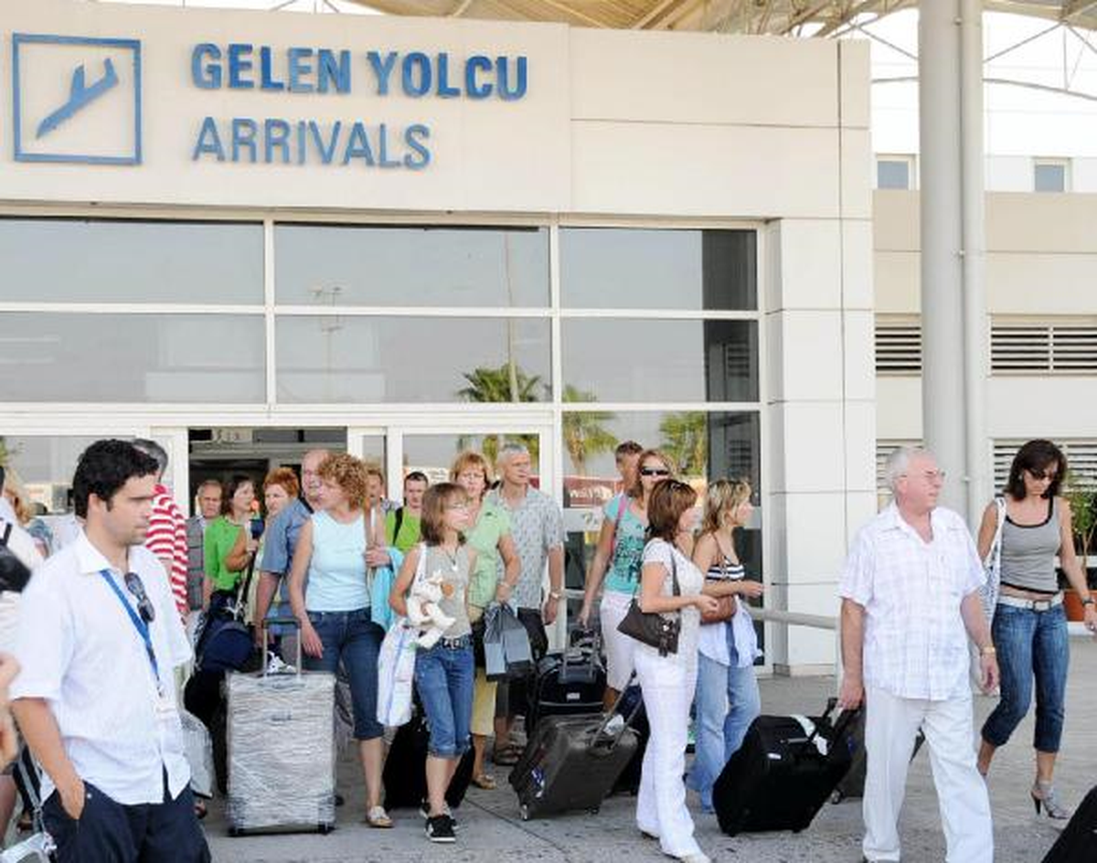 Antalya'ya Gelen Turist Sayısı Geçen Yıla Göre Azaldı