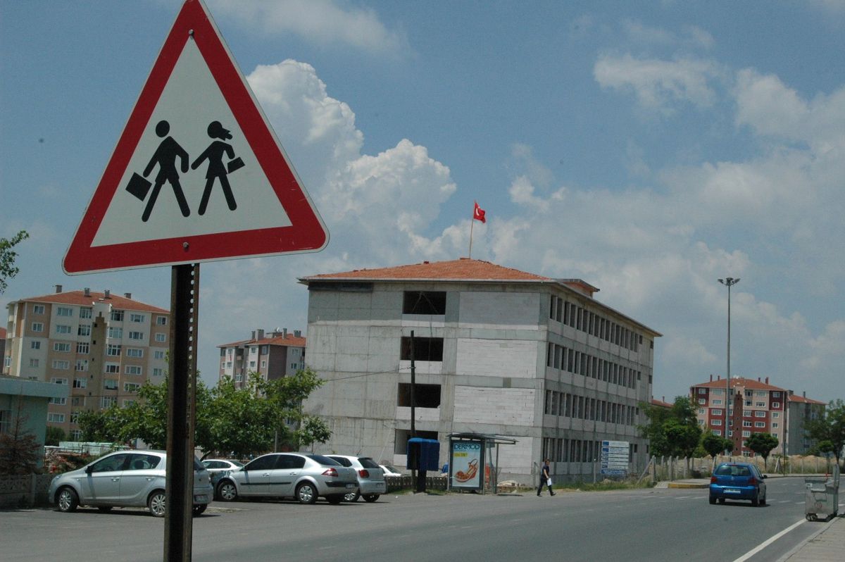 Atakent İlköğretim Okulu\'nun Kaba İnşaatı Tamamlandı