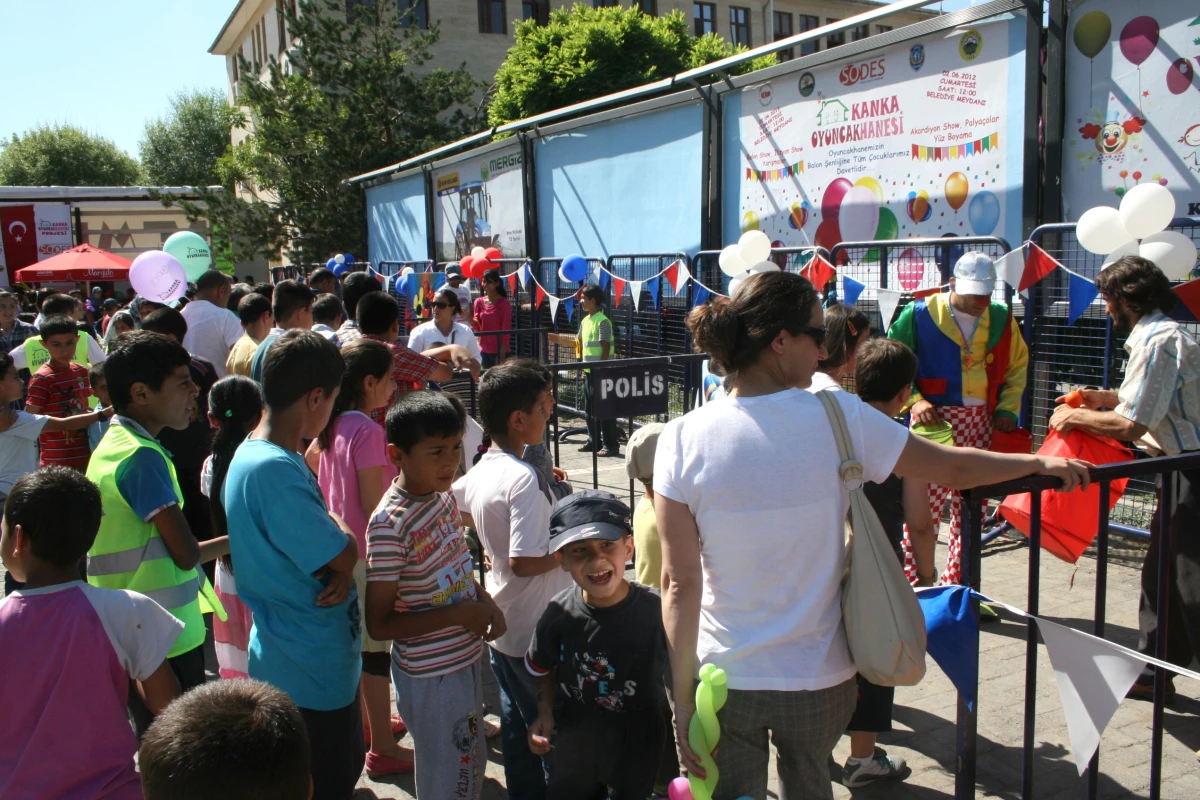 Balon Festivalinde Minikler Gönüllerince Eğlendiler