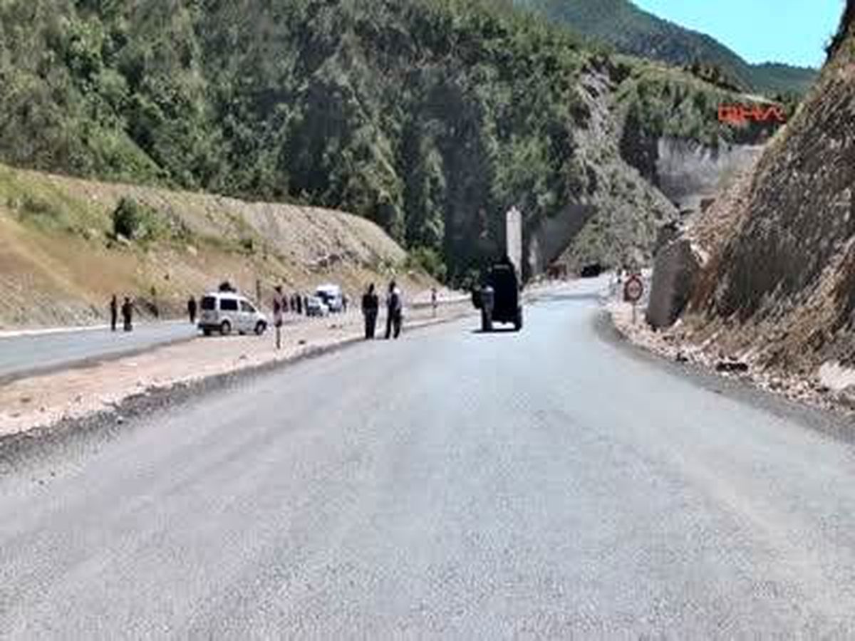 Bitlis\'te Mayın Patlaması 3 Polis 1 Sivil Yaralandı