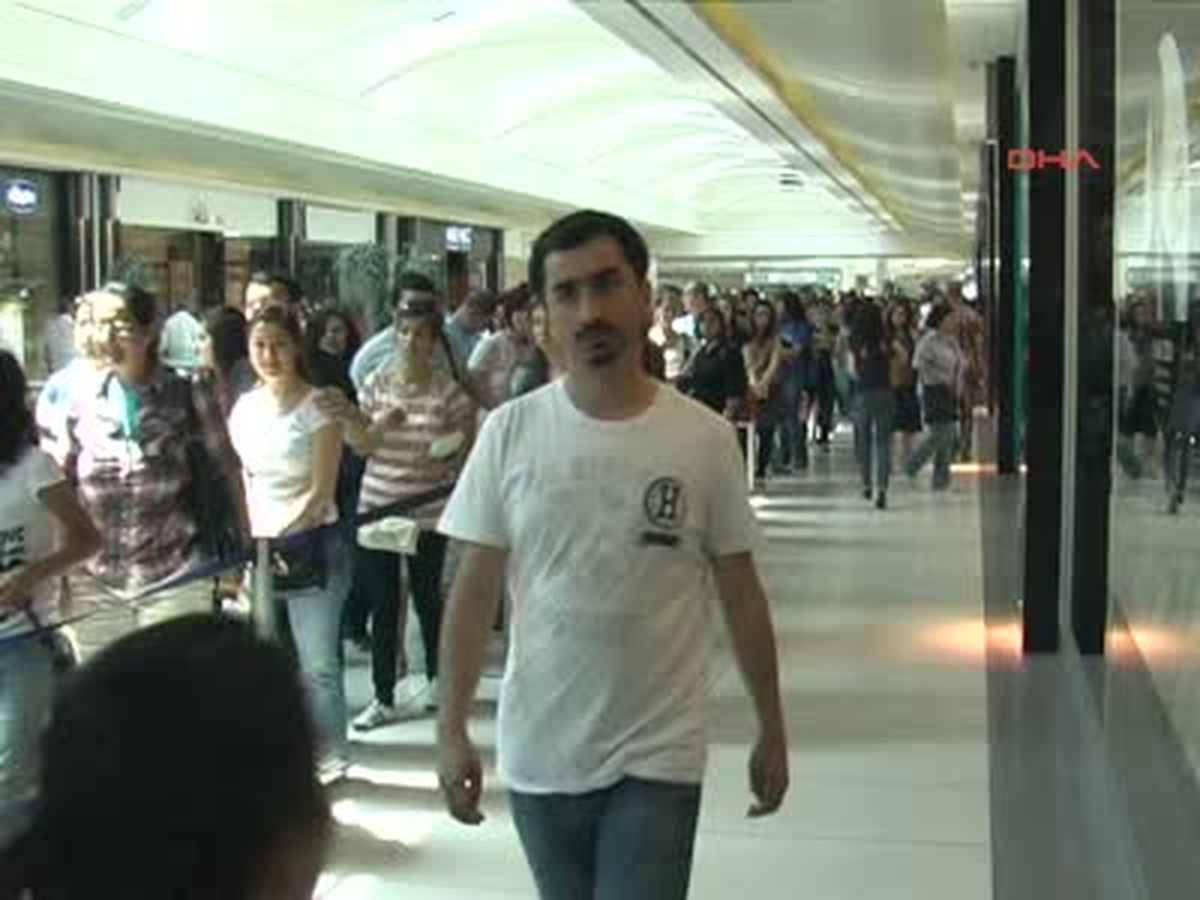 Bursa\'da Yılmaz Özdil İzdihamı