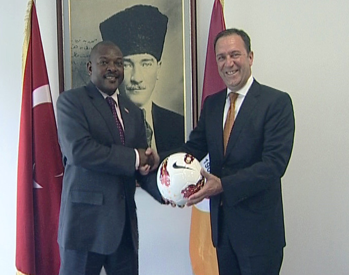 Burundi Cumhurbaşkanı Nkurunziza\'dan Galatasaray\'a Ziyaret
