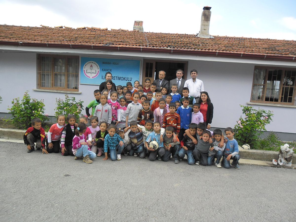 Dost Eller Kitaba Uzandı