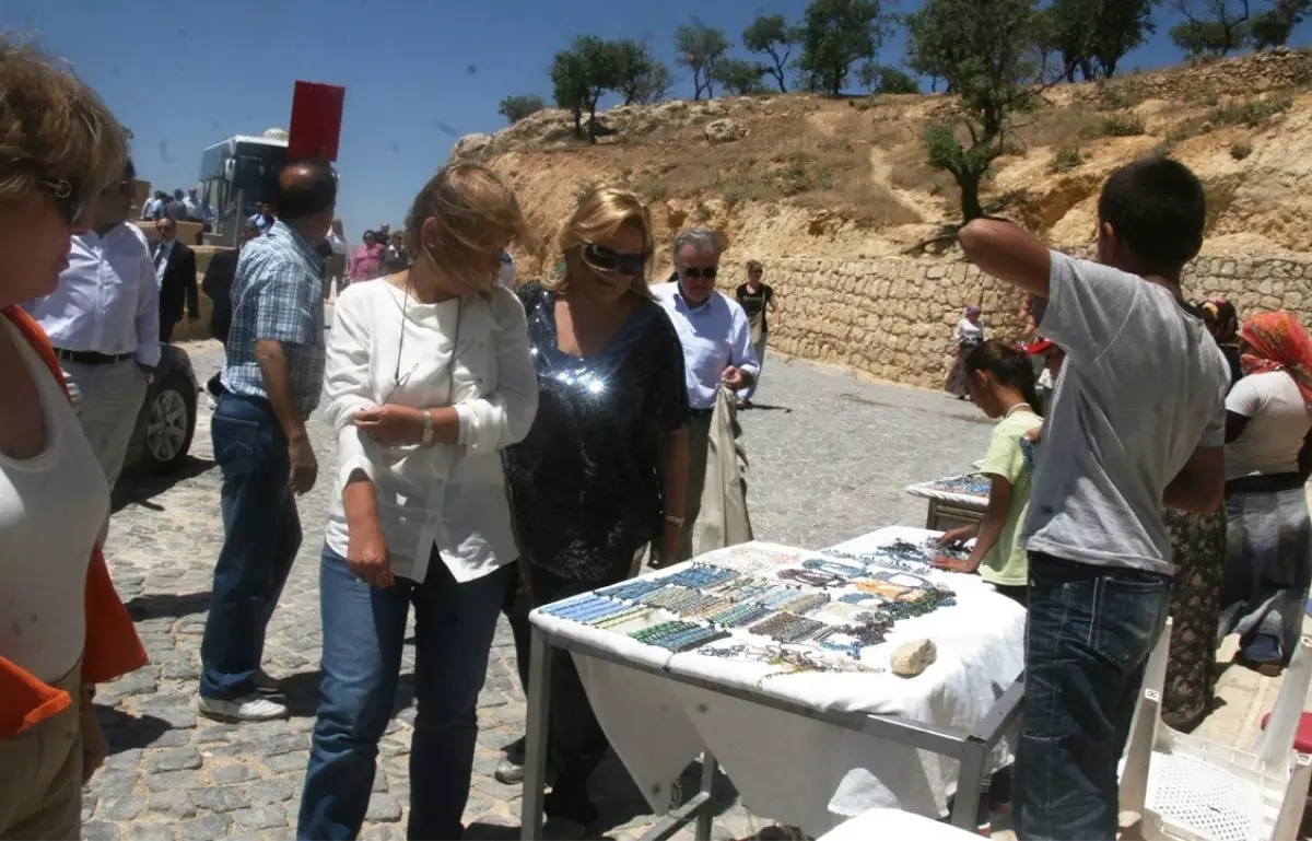 Dünyanın 35 Ülkesinde Görev Yapan Fahri Konsoloslar Üç Günlük Gezi İçin Mardin\'e Geldi