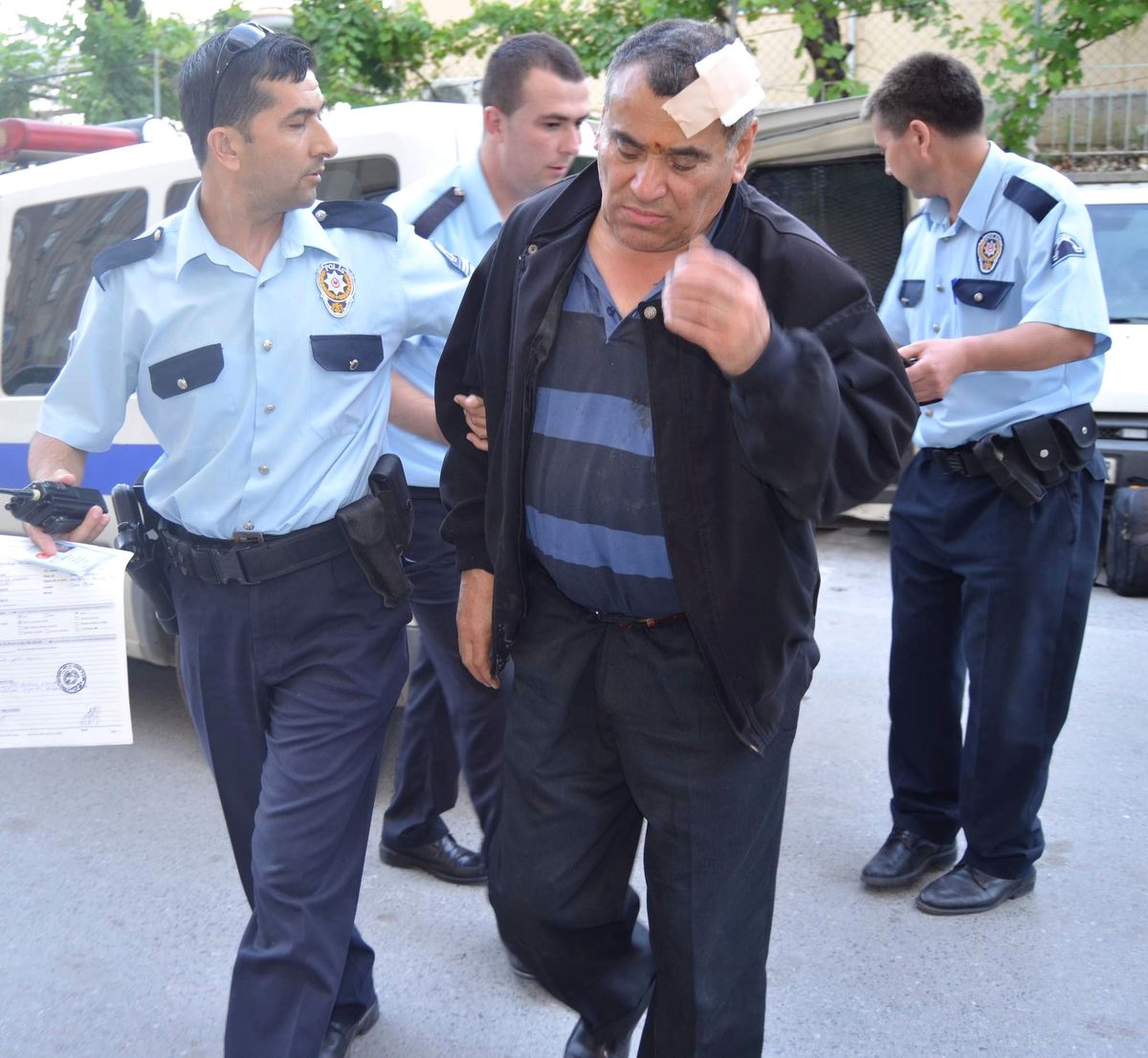 Eski Eşini ve Kızını Öldüren Şahıs İzmir\'de Yakalandı