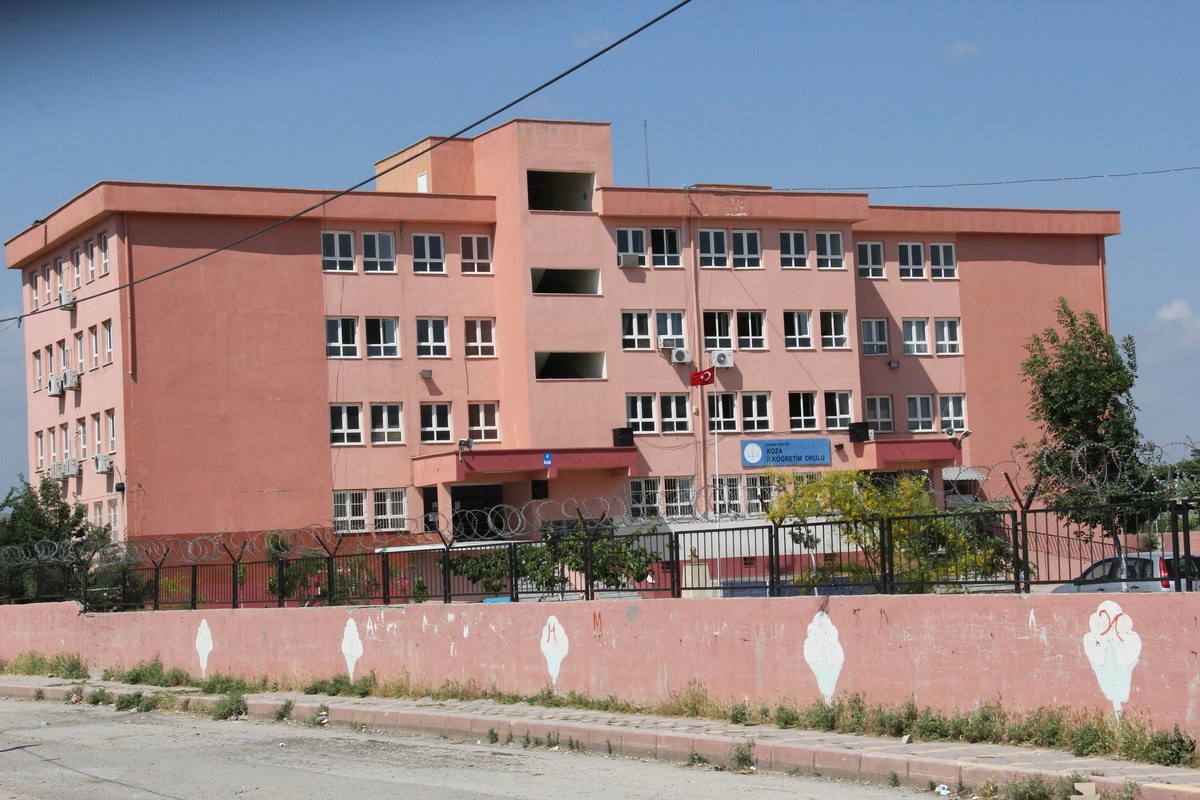 Fakir Öğrenciye Yardım Parasından Aidat Kesintisi