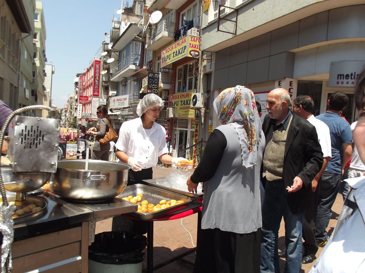 Gazeteciler Vefat Eden Meslektaşlarını Andı