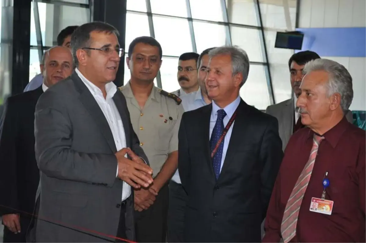 Havalimanında Restoran Açılışı