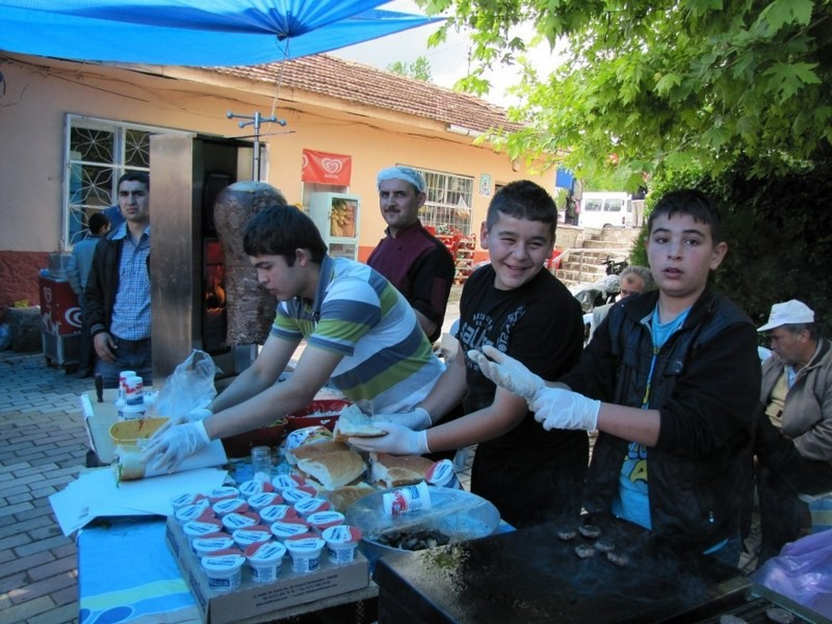 Hisarcık Dereköy'de Eğitim Yararına Kermes