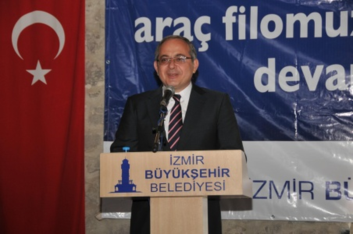 İzmir\'e 100 Yeni Otobüs Daha Geliyor