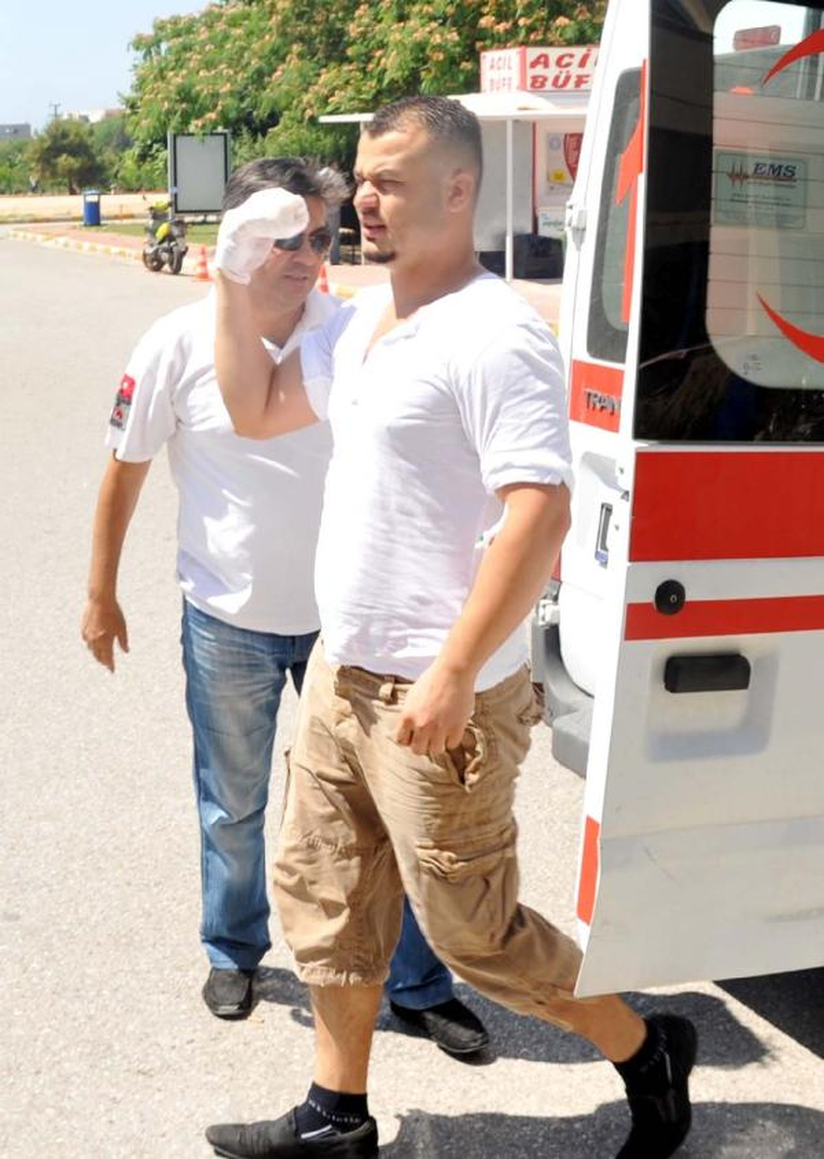 Kapıya Elini Sıkıştıran İşçinin Parmakları Kopuyordu