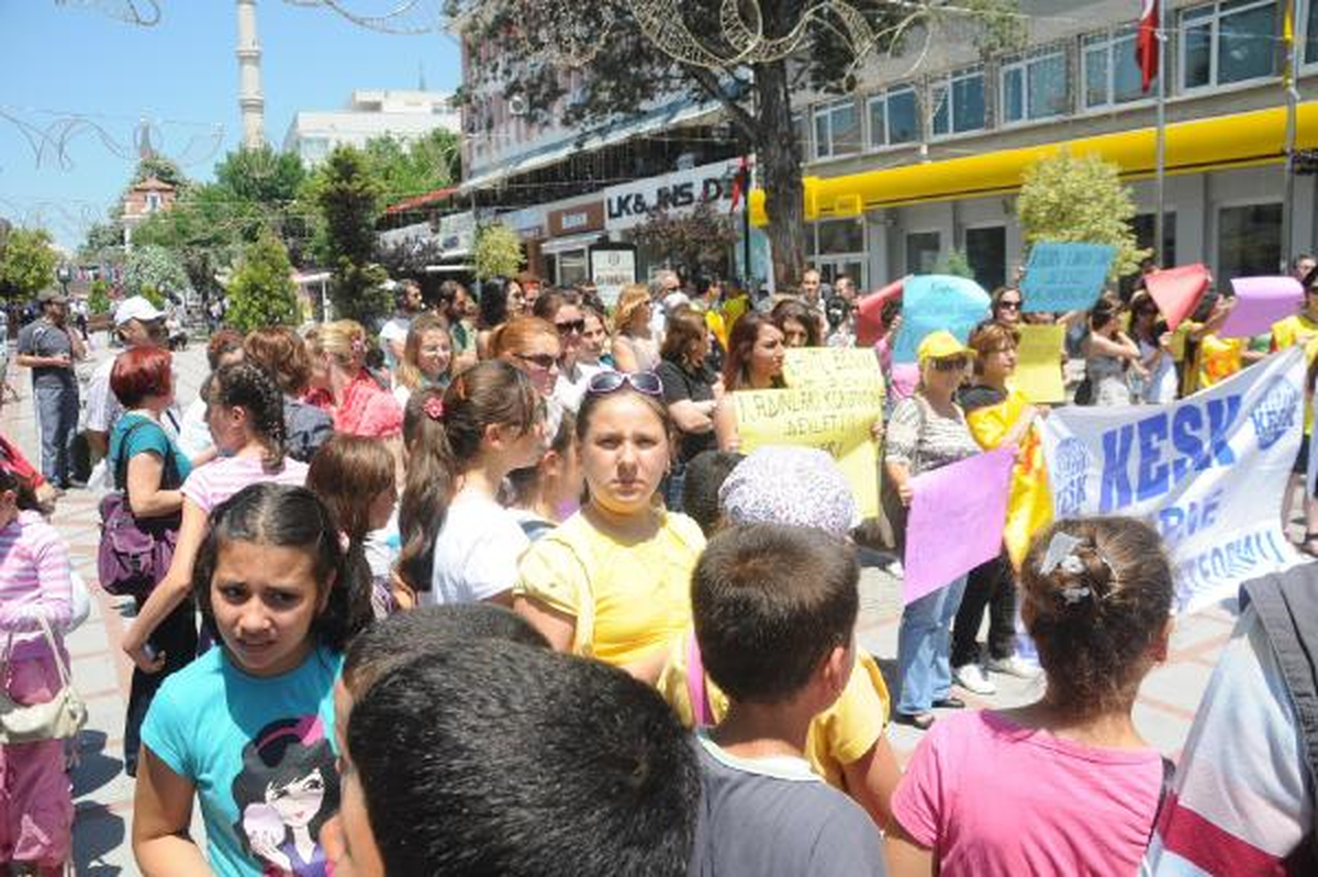 Kesk Üyesi Kadınlardan Kürtaj Protestosu