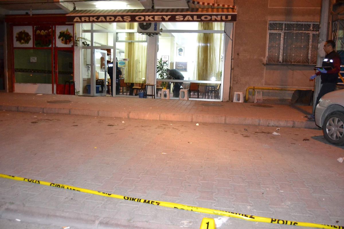 Kıraathane Kurşunlandı: 4 Yaralı