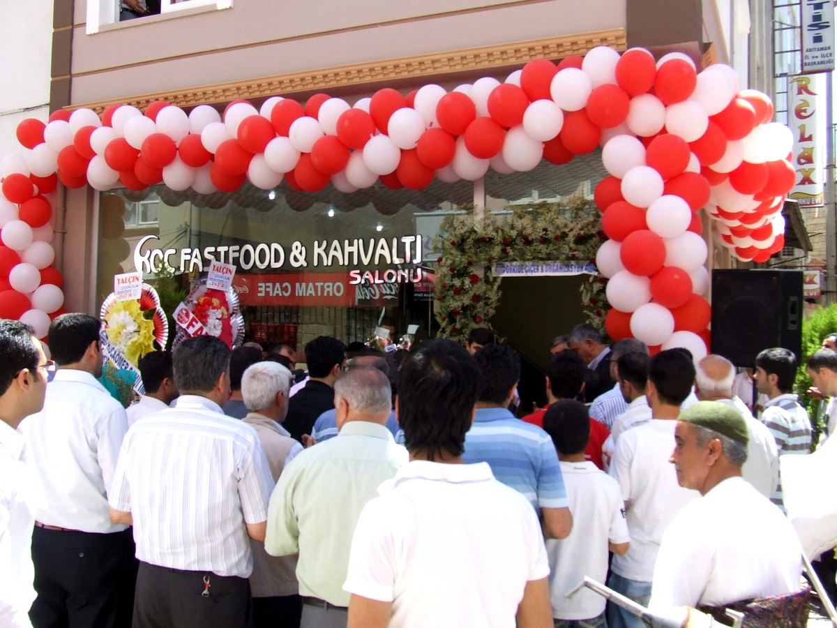 Koç Fastfood Kahvaltı Salonu Açılışı Yapıldı