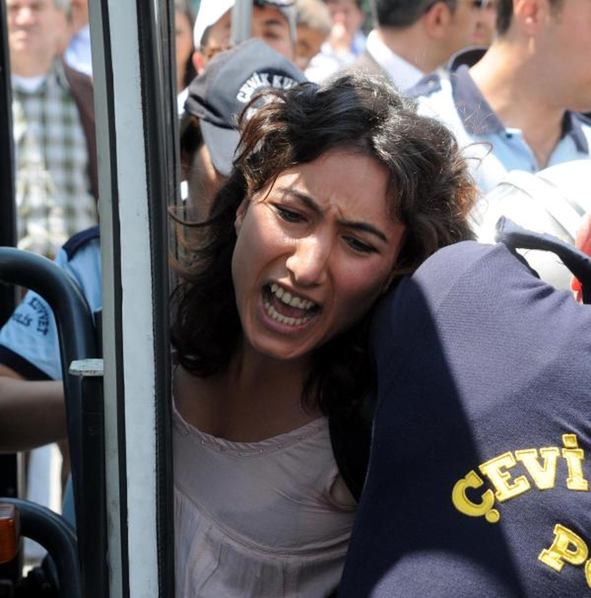 Kürtaj Protestosunda Gözaltına Alınanlar Serbest Bırakıldı