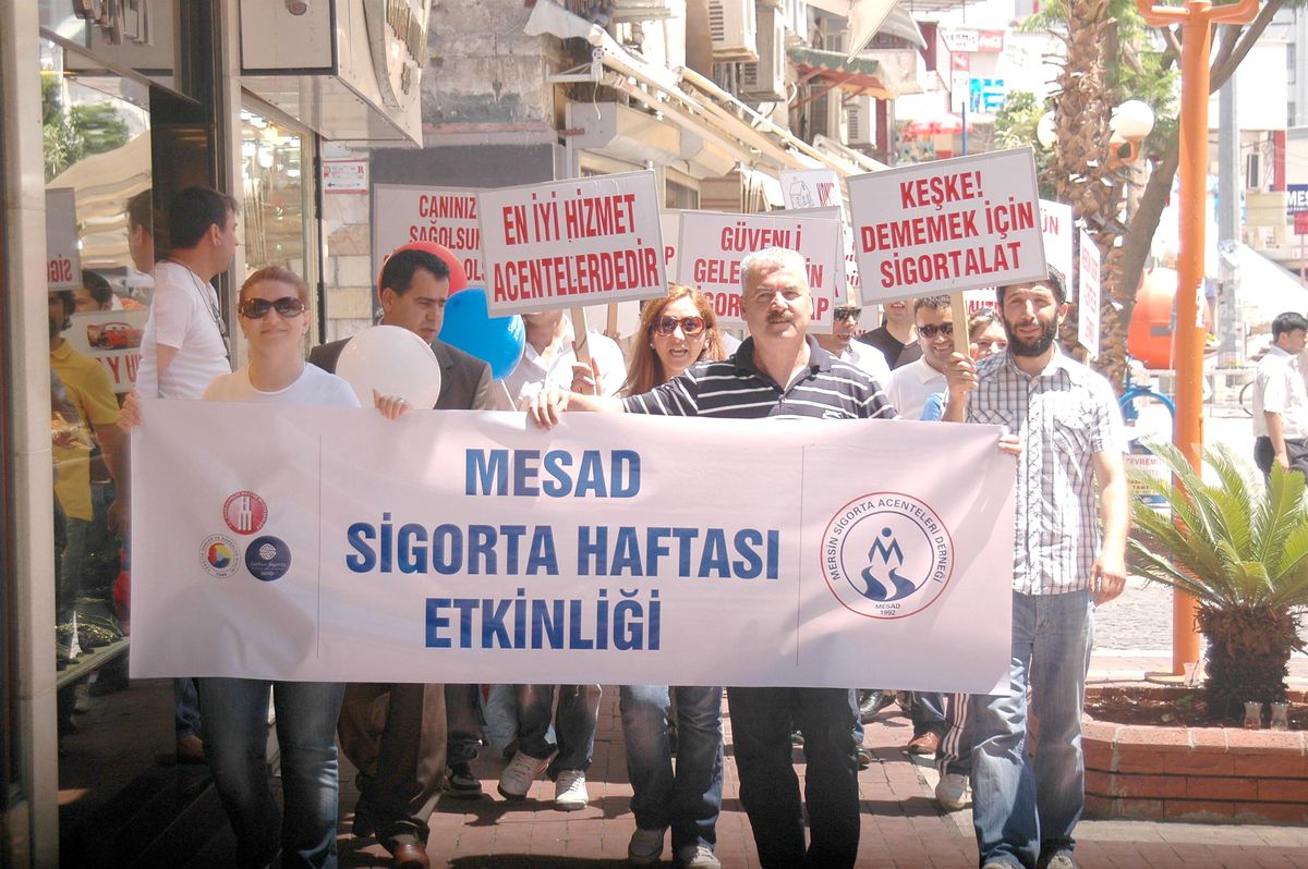 Mersinli Sigortacılar Halkı Bilinçlendirmek İçin Yürüdü