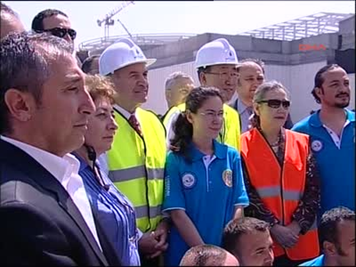 Moon, Yenikapı Arkeolojik Kazı Alanını Gezdi