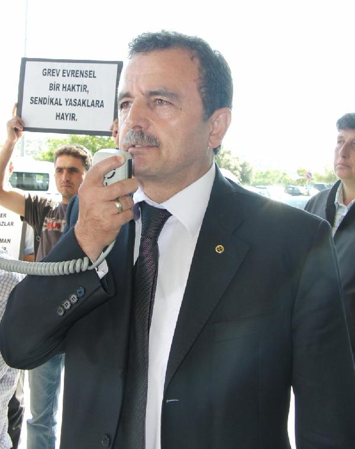 Muğla'da İşten Çıkarılan THY Çalışanlarına Destek Eylemi