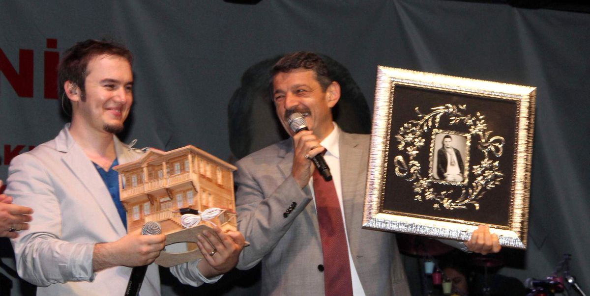 Mustafa Ceceli Bartın\'da Hayranlarıyla Buluştu