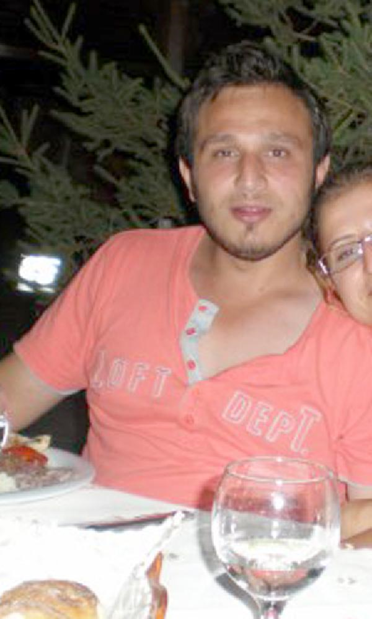 \'Müziğin Sesini Kıs\' Dedi, Tabancayla Vurulup Öldürüldü