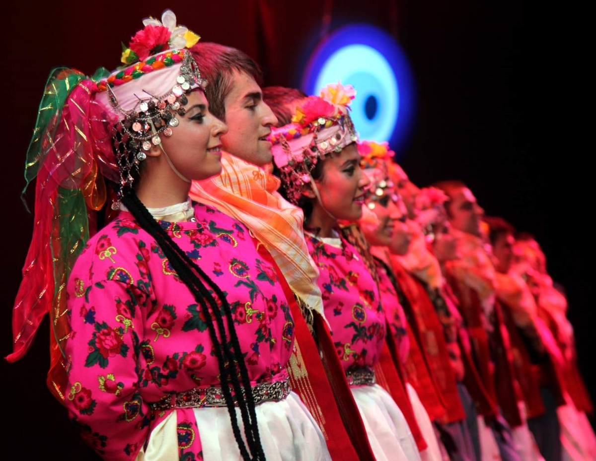 Odunpazarı Belediyesi Halk Dansları Topluluğu Yılsonu Gösterisi