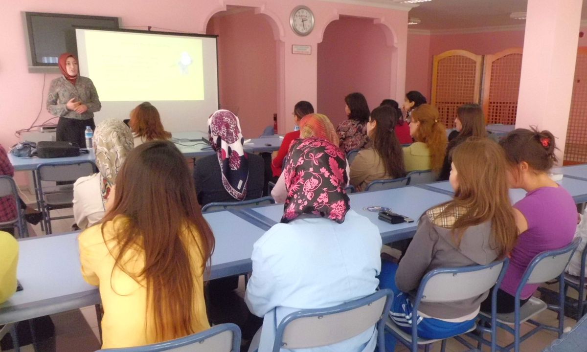 Öğrenci Yurtlarında Konferans