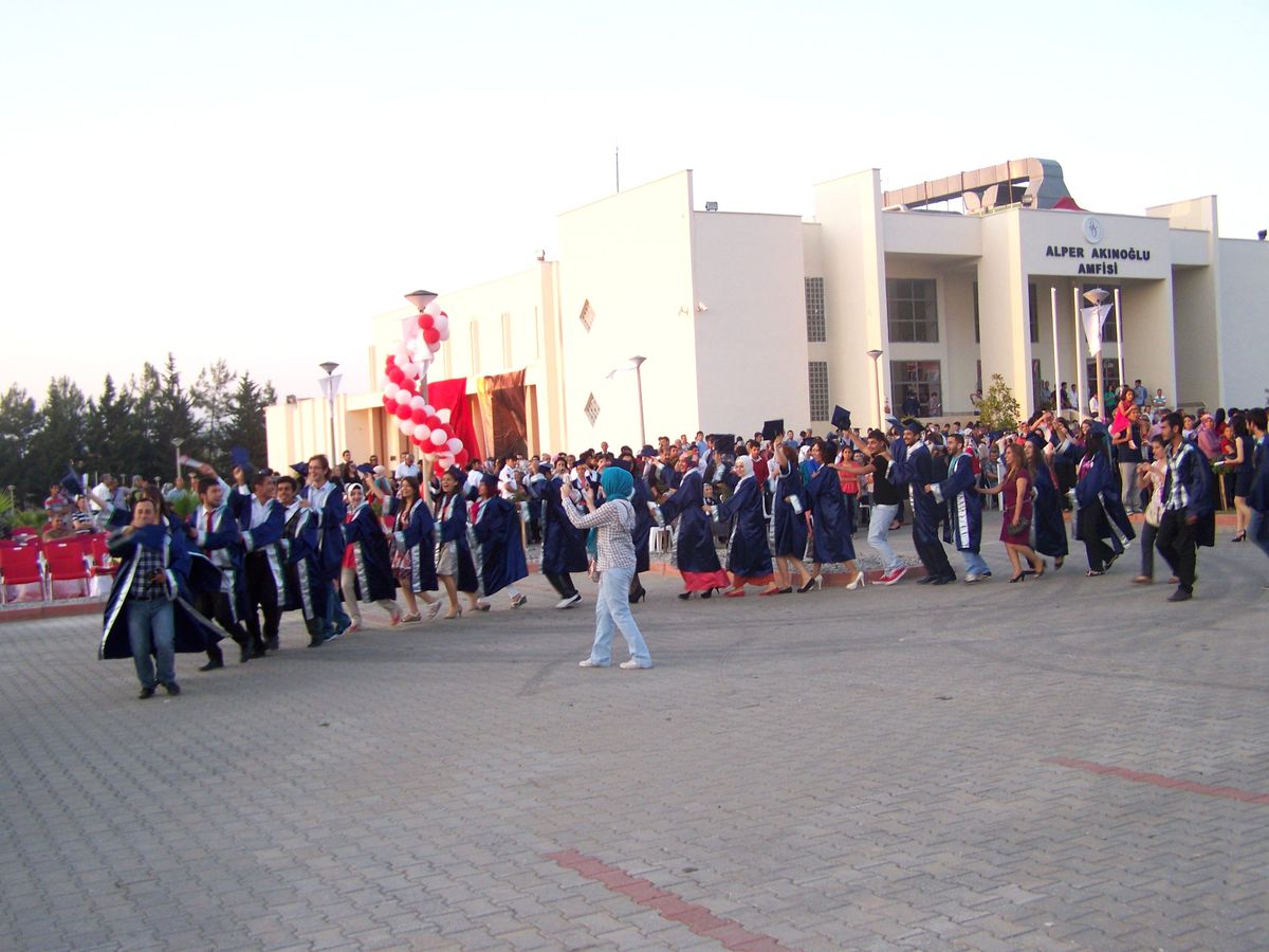 Okü'de Mezuniyet Töreni Coşkusu