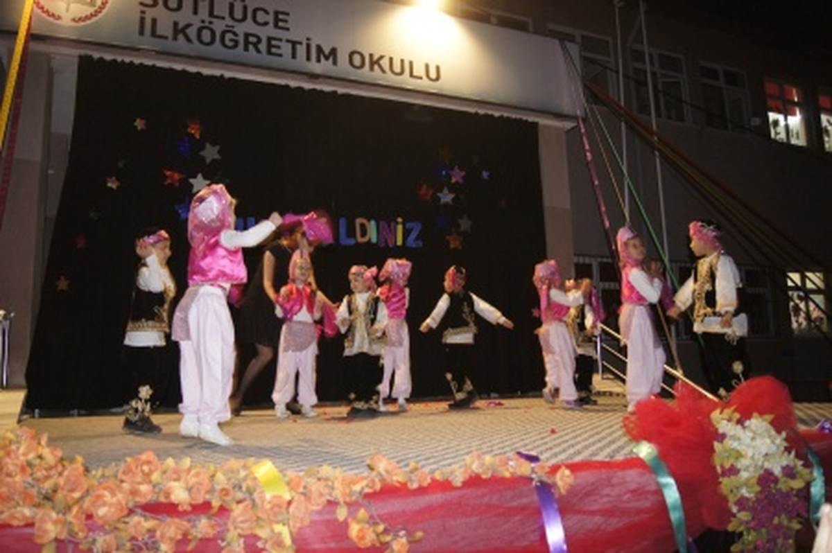 Tunç Okul Şenliğine Katıldı