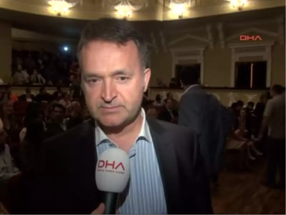 1nazım Hikmet\'in Ölümünün 49. Yılı Anma Törenleri Moskova\'da Yavuz Bingöl Konseri ile Başladı