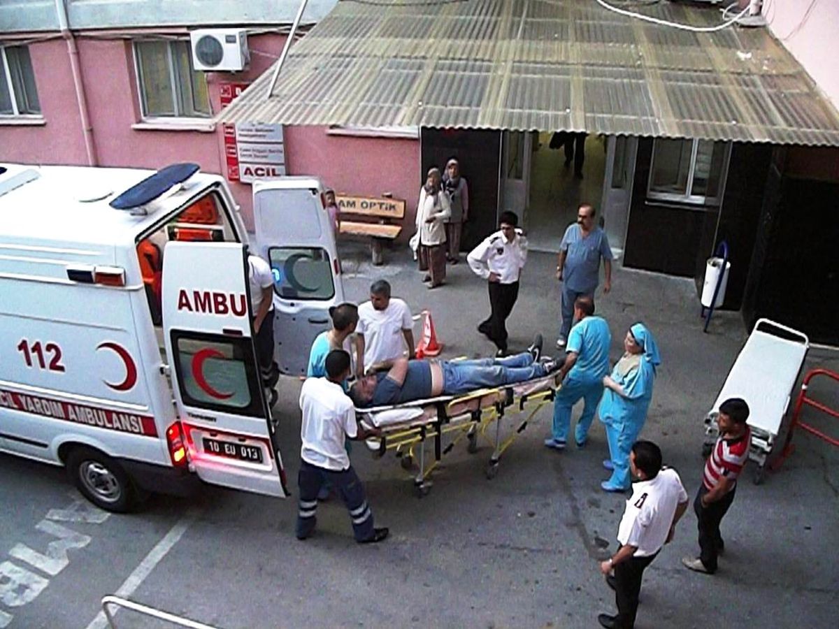 3 Metreden Aşağı Düştü, Az Daha Ölüyordu