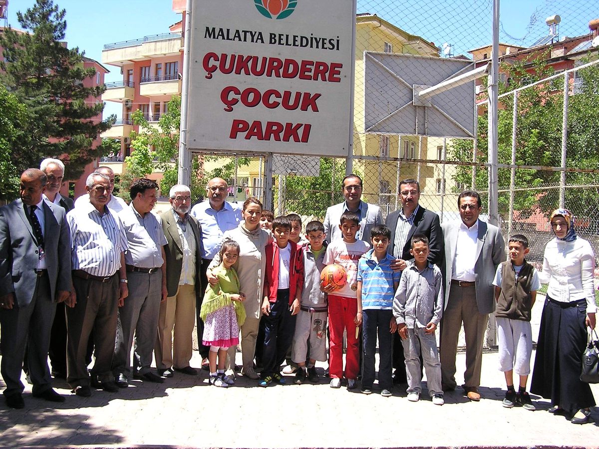 AK Parti Malatya Milletvekili Çalık, Çukurdere Mahallesi\'ni Ziyaret Etti