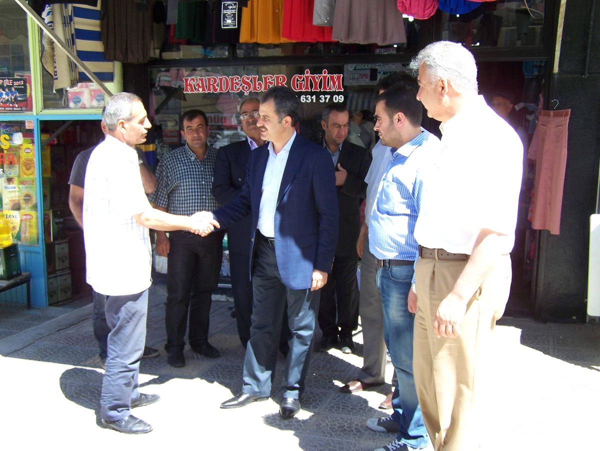 AK Parti Milletvekili Erdoğan, Esnafın Sorunlarını Dinledi