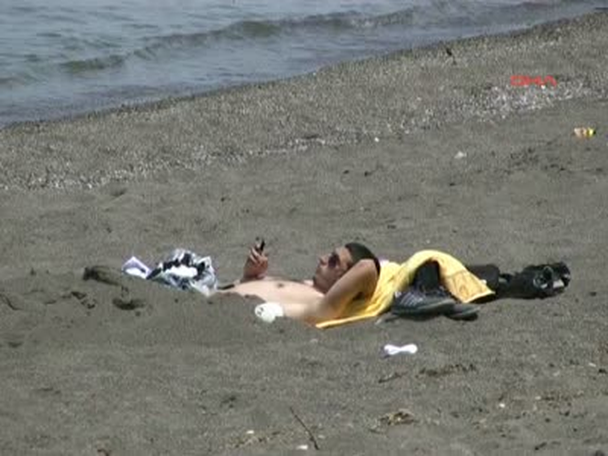 Akçakoca\'da Sahiller Doldu